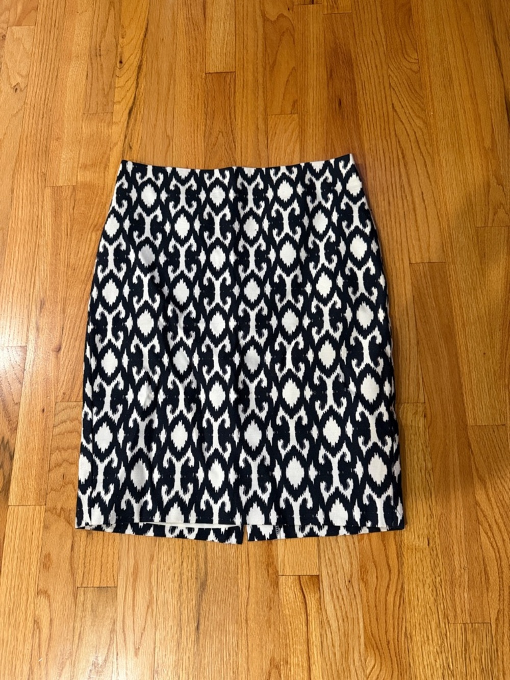 Ann Taylor Black and White Ikat Pencil Skirt